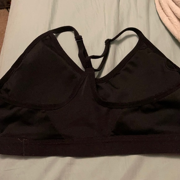 Nike sports bra - Picture 2 of 3